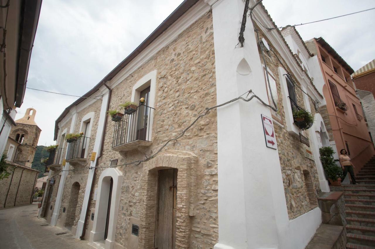 La Casa Incantata 罗卡伊恩佩里亚莱 外观 照片